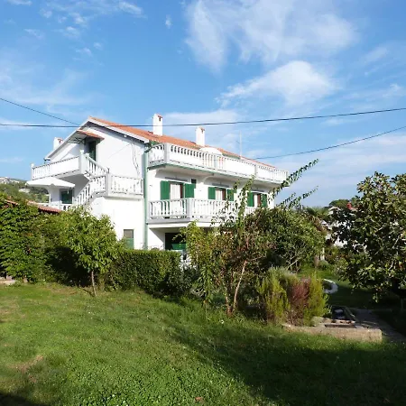 14996c Apartment