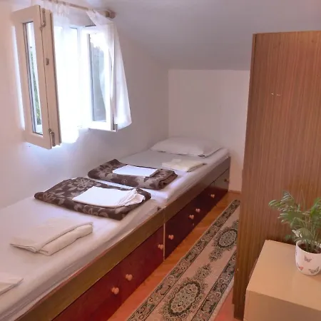 14996c Apartment